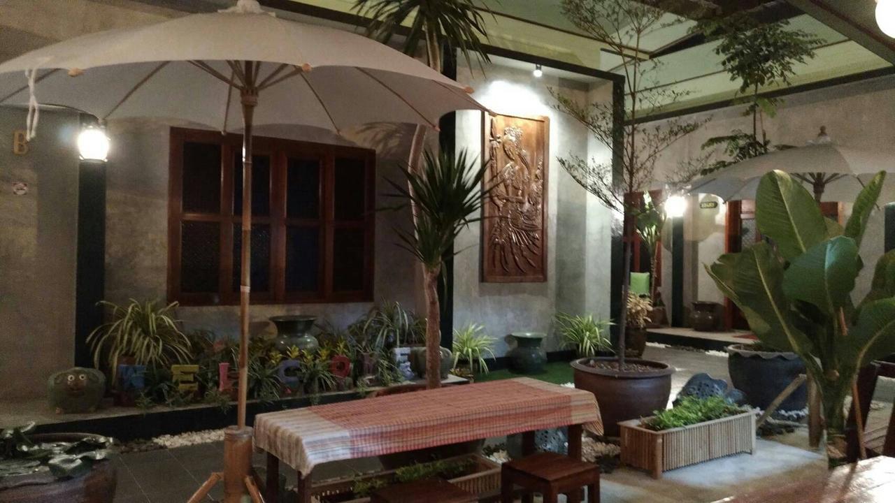 Pk Hostel Phra Nakhon Si Ayutthaya Luaran gambar