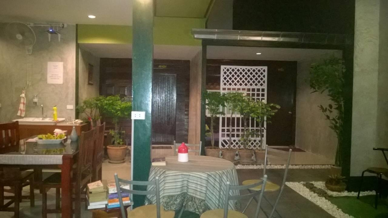 Pk Hostel Phra Nakhon Si Ayutthaya Luaran gambar