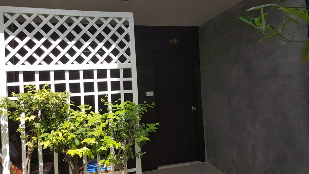 Pk Hostel Phra Nakhon Si Ayutthaya Luaran gambar