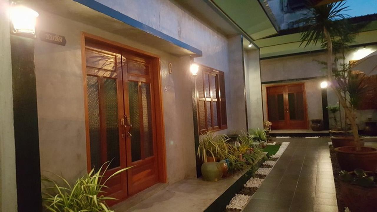 Pk Hostel Phra Nakhon Si Ayutthaya Luaran gambar