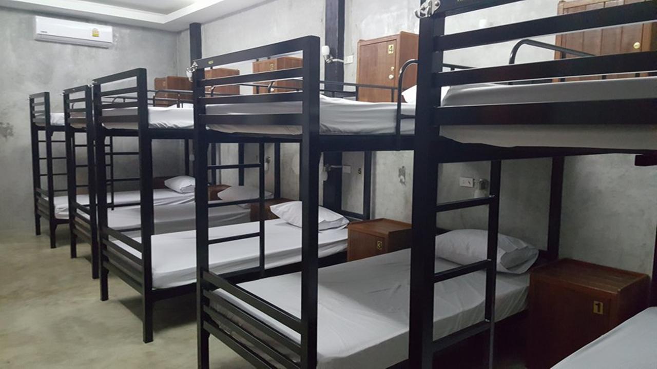 Pk Hostel Phra Nakhon Si Ayutthaya Luaran gambar