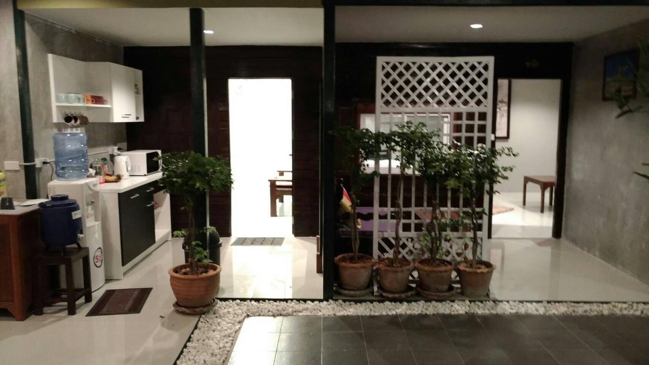 Pk Hostel Phra Nakhon Si Ayutthaya Luaran gambar