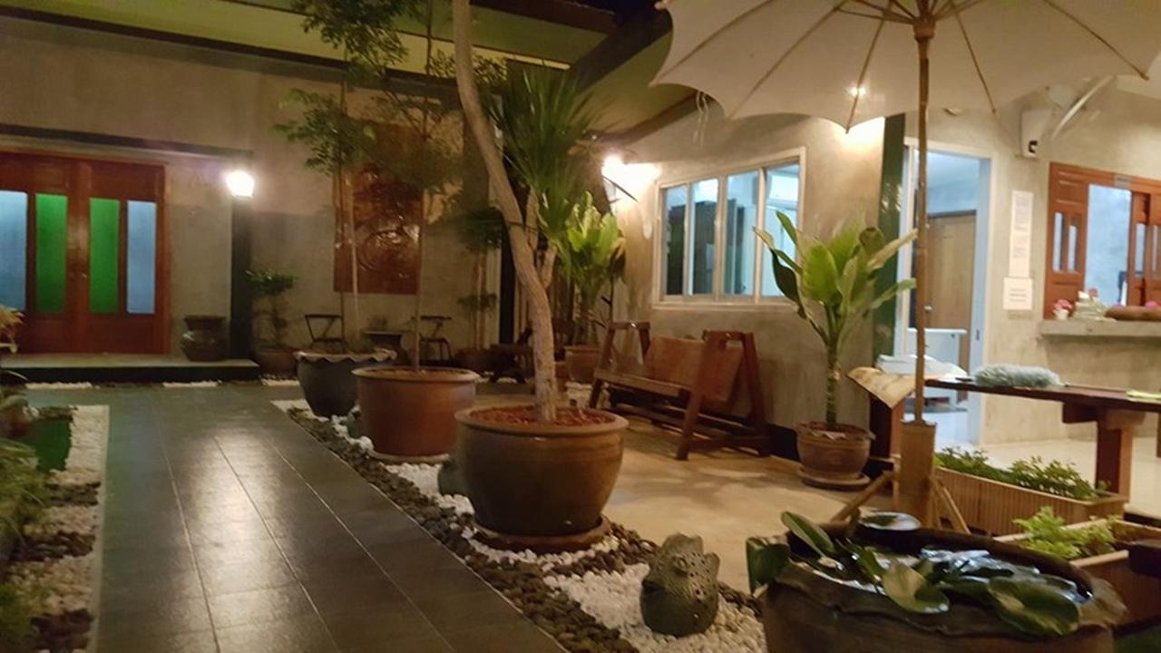 Pk Hostel Phra Nakhon Si Ayutthaya Luaran gambar
