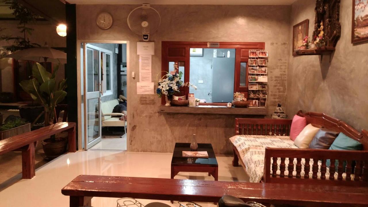 Pk Hostel Phra Nakhon Si Ayutthaya Luaran gambar