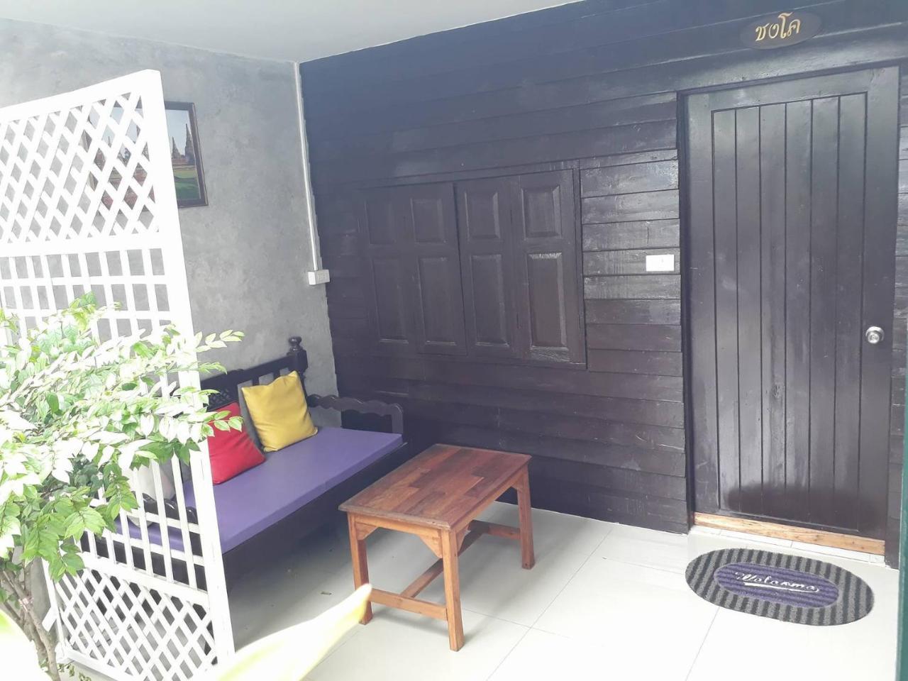Pk Hostel Phra Nakhon Si Ayutthaya Luaran gambar