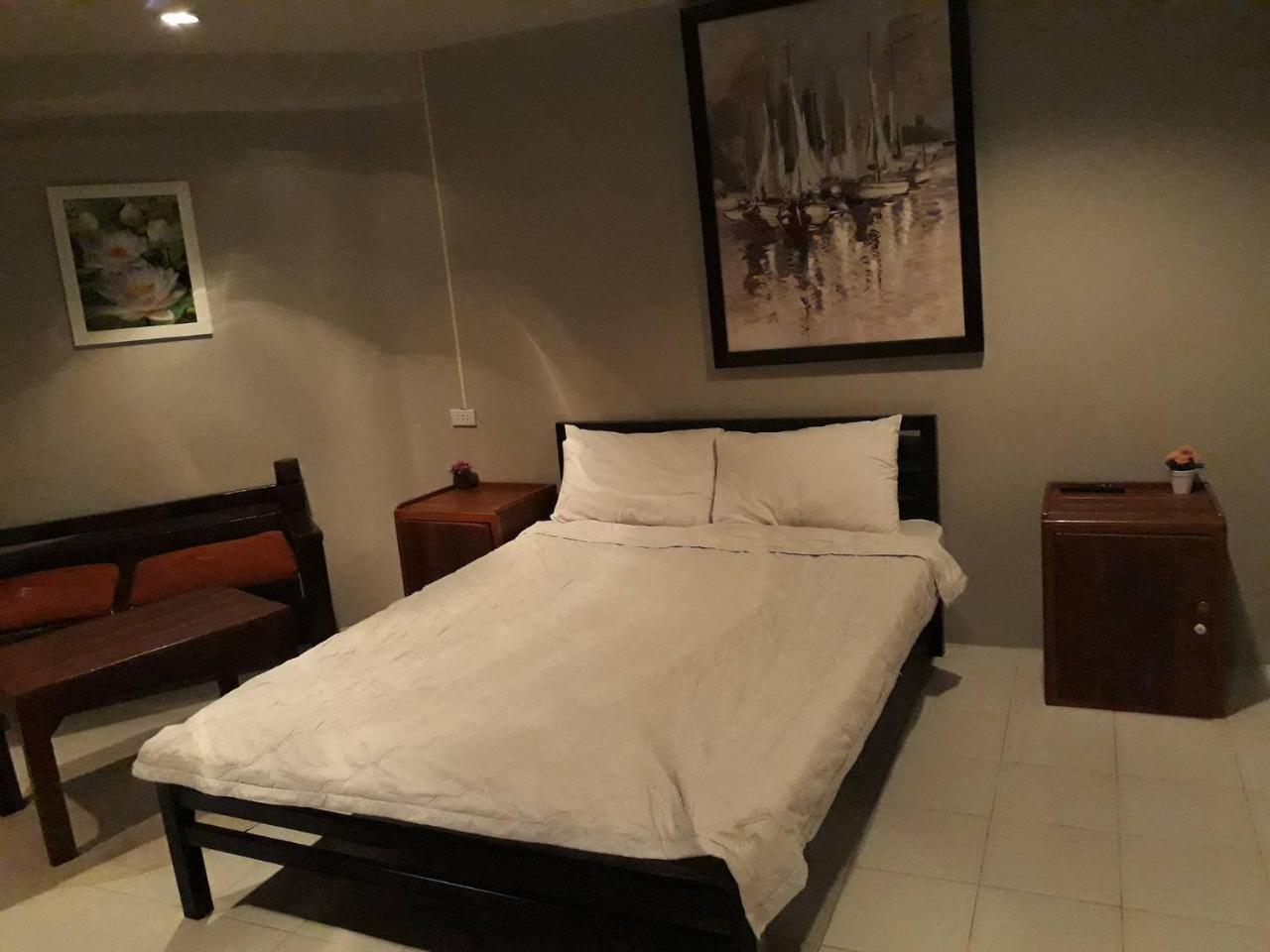 Pk Hostel Phra Nakhon Si Ayutthaya Luaran gambar