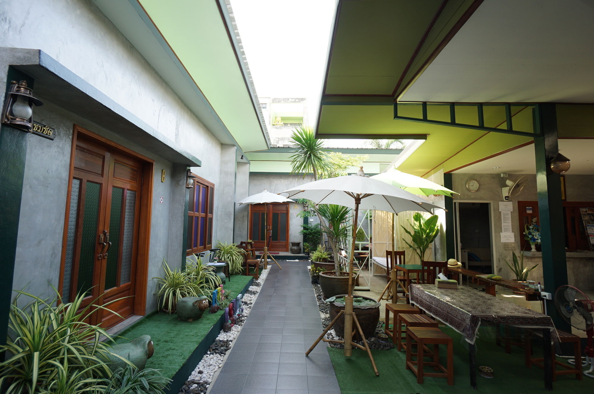 Pk Hostel Phra Nakhon Si Ayutthaya Luaran gambar