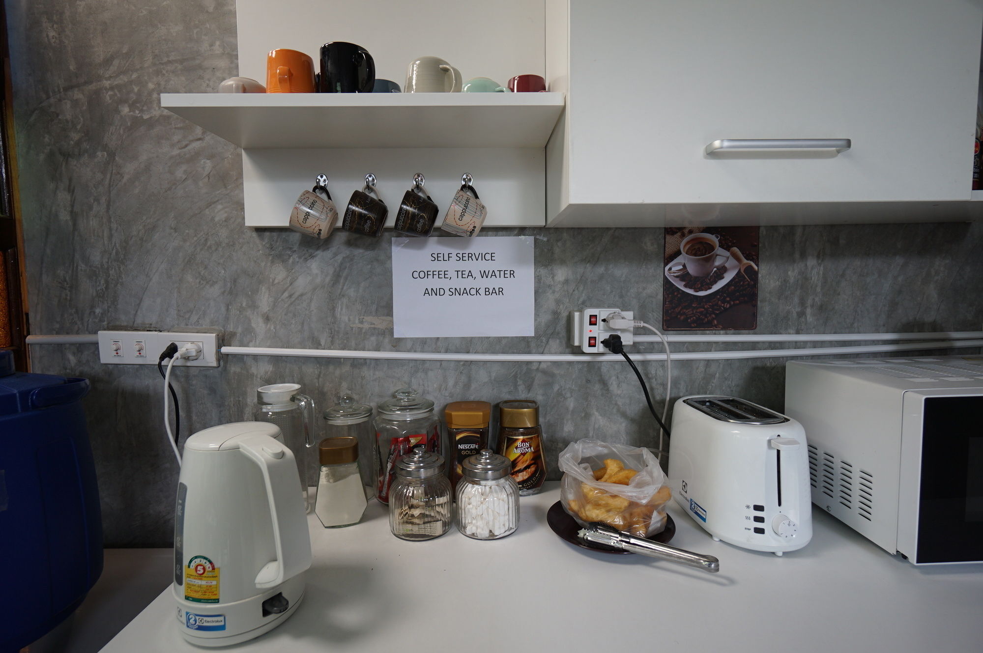 Pk Hostel Phra Nakhon Si Ayutthaya Luaran gambar